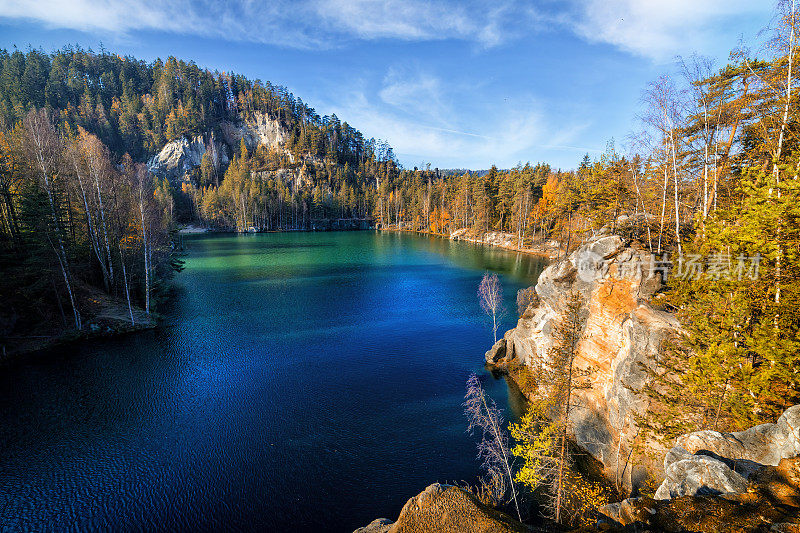 国家公园Adrspach-Teplice Rocktown的小湖